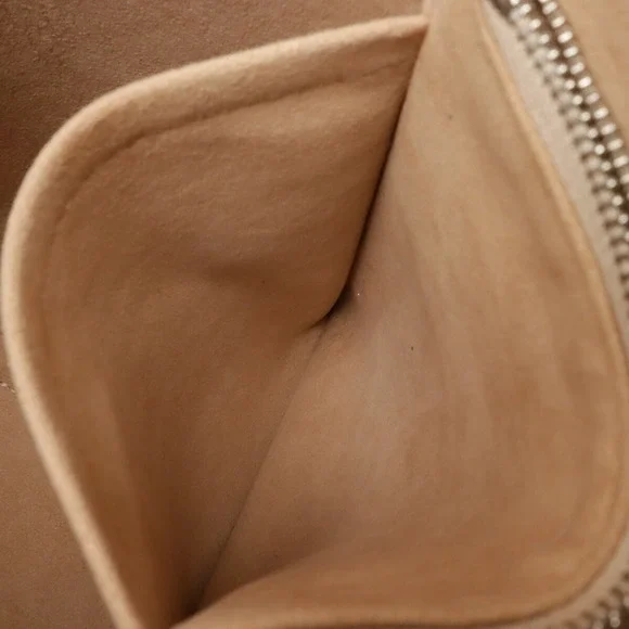 LOUIS VUITTON Cream and Black Shoulder Bag - Picture 9 of 9